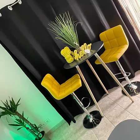 27m2 En Standing Piscine 아파트