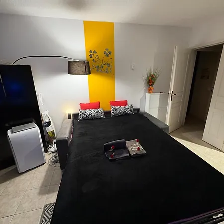 27m2 En Standing Piscine 아파트 니스